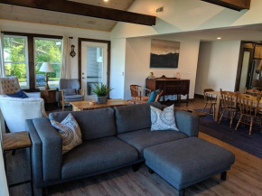 Whitney Bay House on CHQ Lake